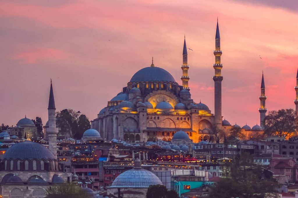 is istanbul safe for solo female travellers